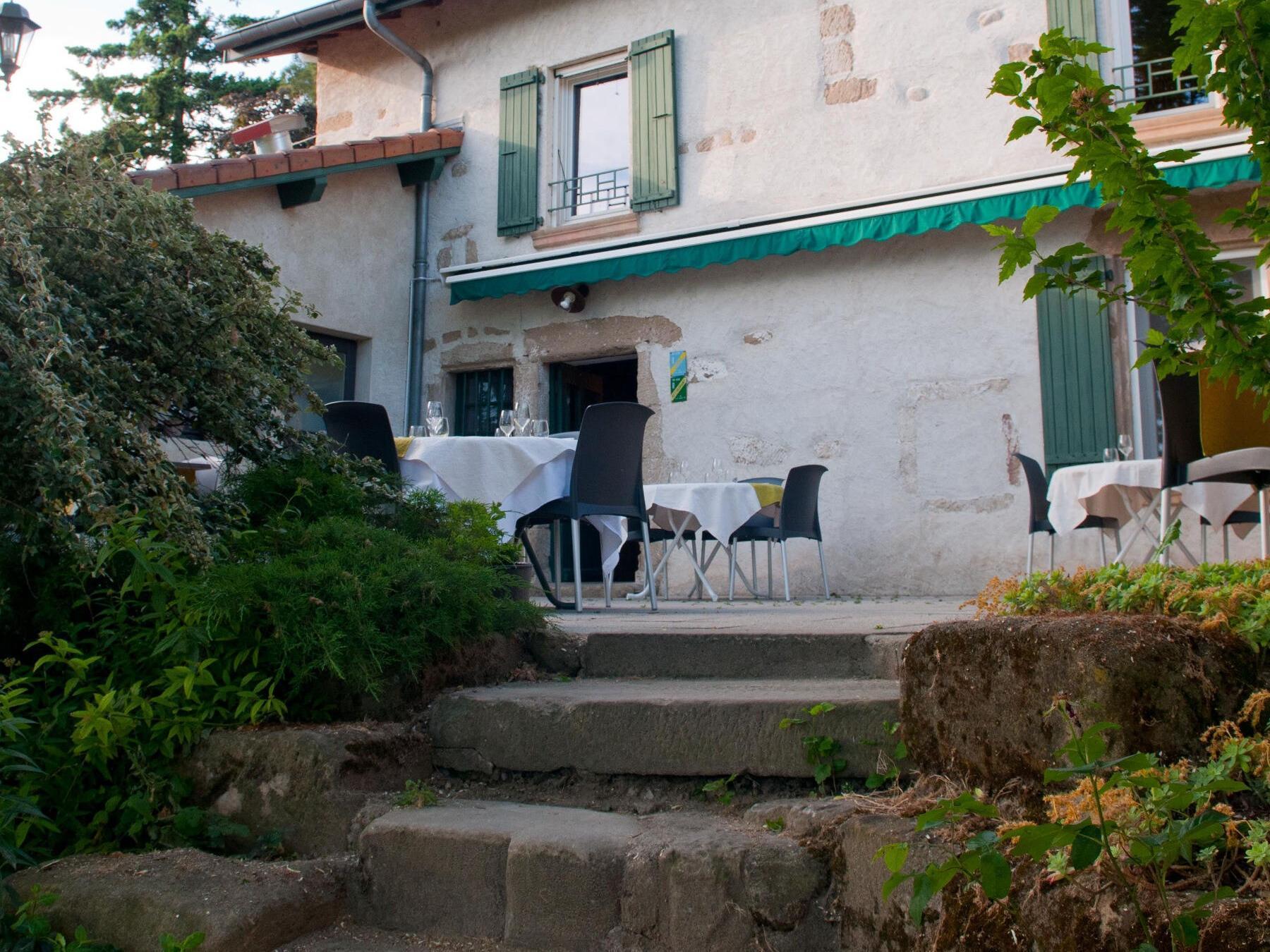 Logis Hôtel Les Vieilles Granges Granges-les-Beaumont Exterior foto